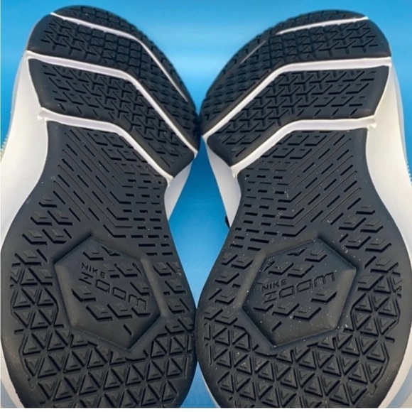 Nike Air Zoom Woman’s Sneakers Size 7 Color Cream, White, Pink and Black NWOT - Picture 5 of 7